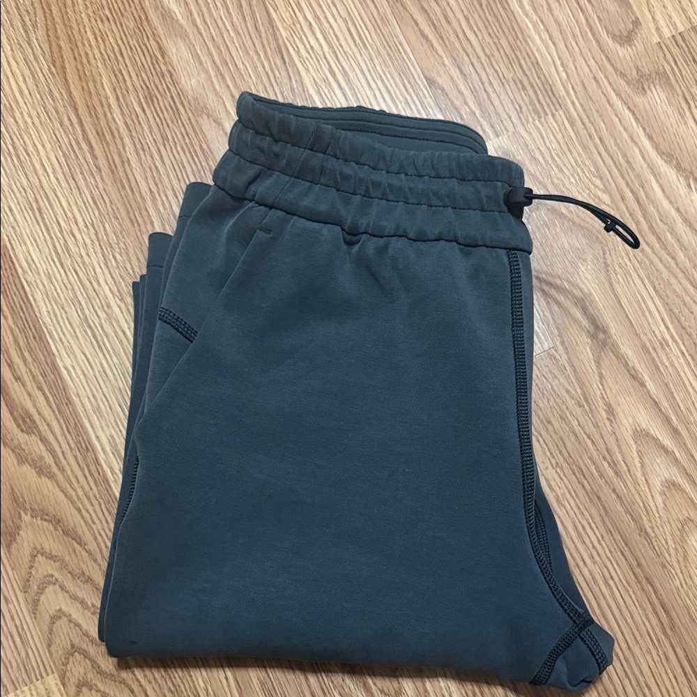 lululemon Softstreme High-Rise Pant
Regular